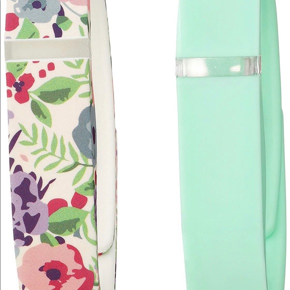 activity tracker bands and charger combo pack - Picture 5 of 7